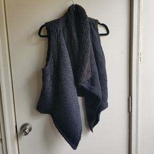 Hollister soft black fleece lined vest. XS/S